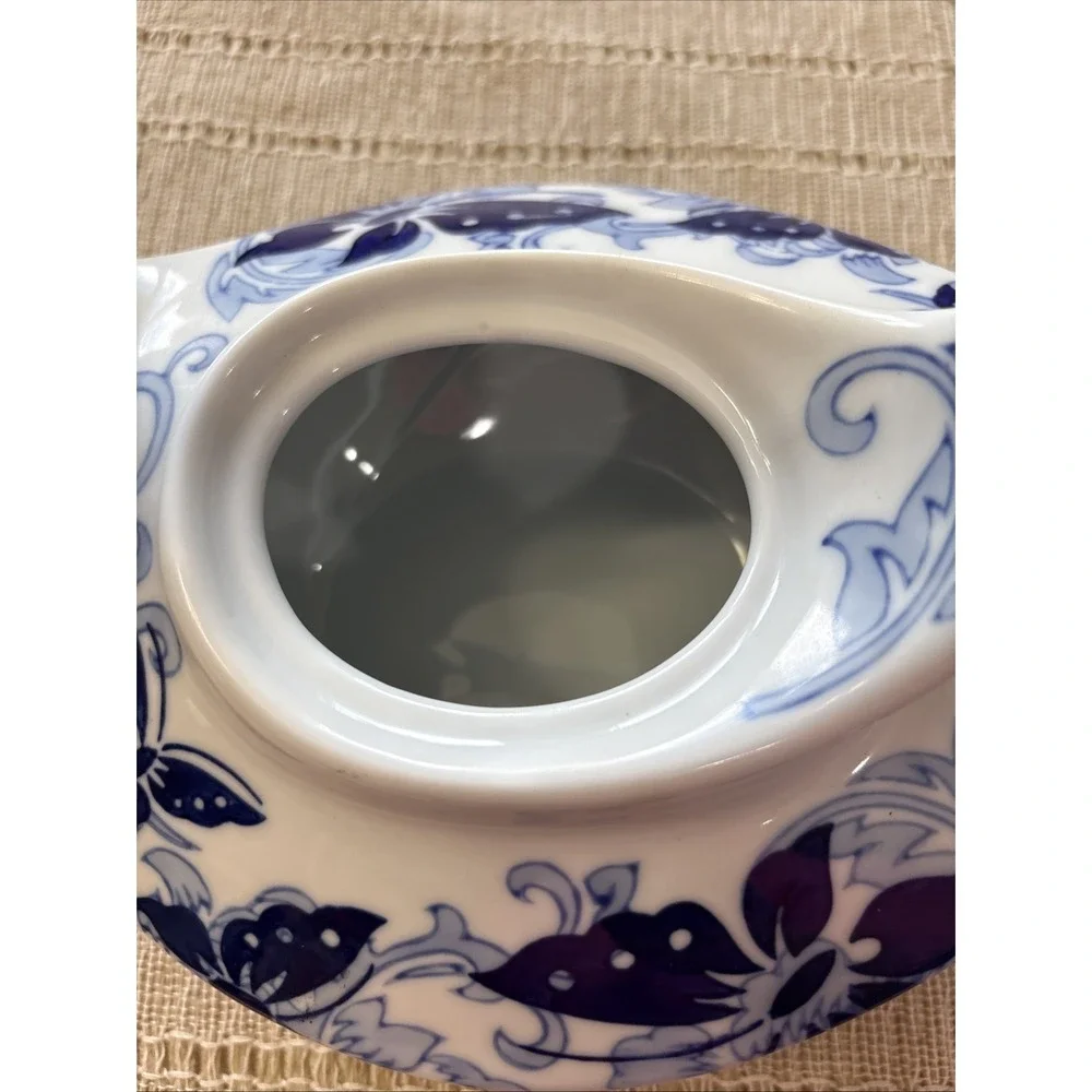 PORCELAIN TEA POT, BLUE AND WHITE BUTTERFLIES MADE FOR PIER 1 - Picture 7 of 8